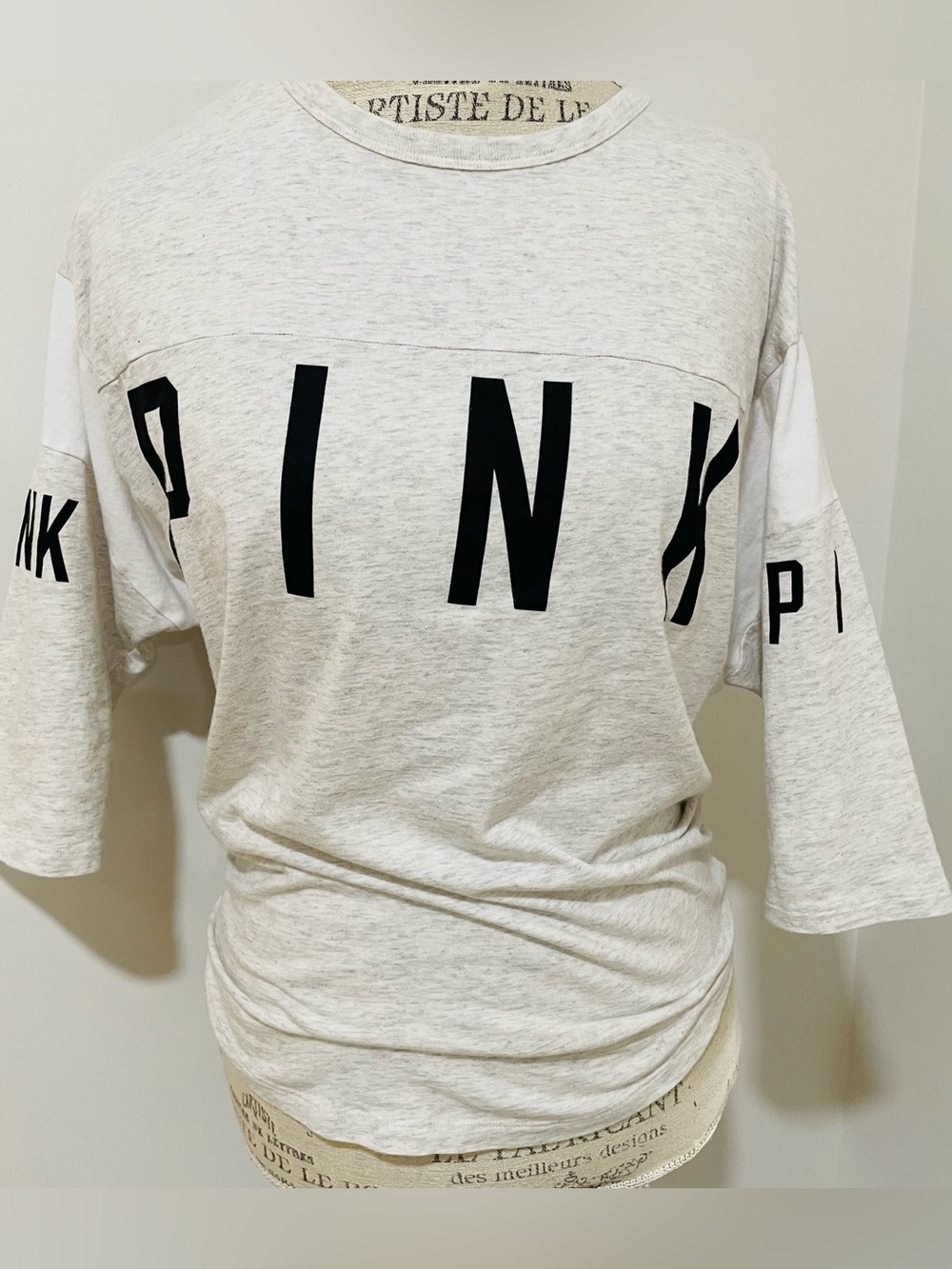 PINK Victoria's Secret Light Heather Gray Short Sleeve Logo Tee